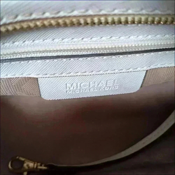 Michael Kors Selma Studded Shoulder Crossbody White Leather Gold Small - Picture 8 of 10